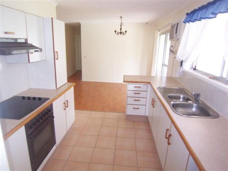 4 Walbrook Avenue, Springwood QLD 4127