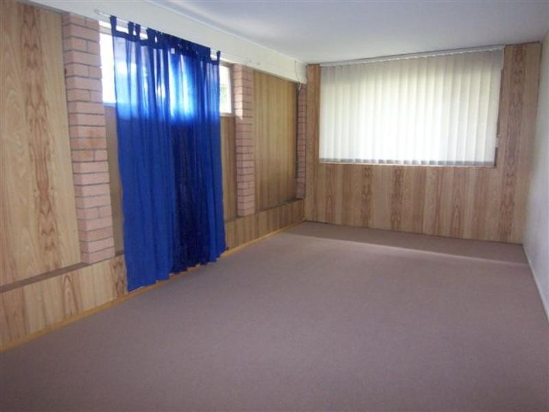 4 Walbrook Avenue, Springwood QLD 4127