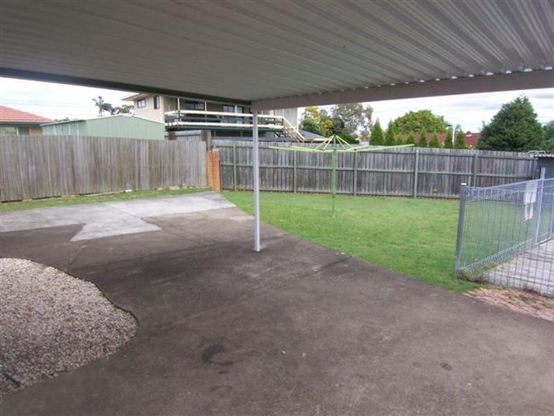 4 Walbrook Avenue, Springwood QLD 4127