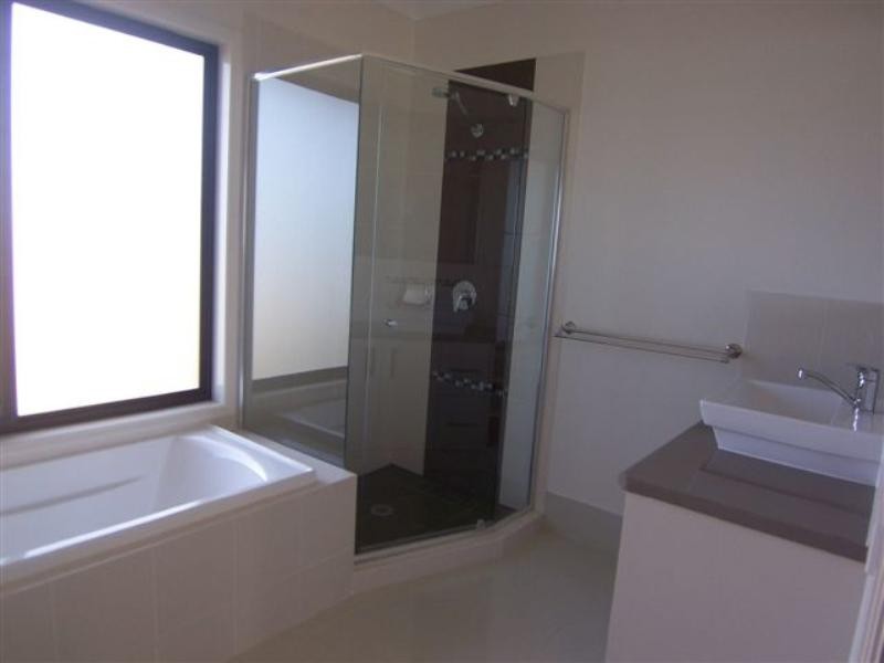 23 Charles Glen Way, Daisy Hill QLD 4127