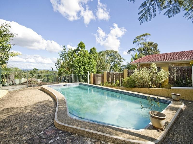 77 Dennis Road, Springwood QLD 4127