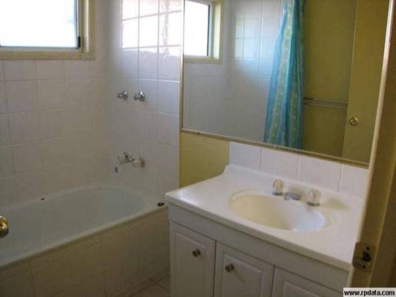 52 Dennis Road, Springwood QLD 4127