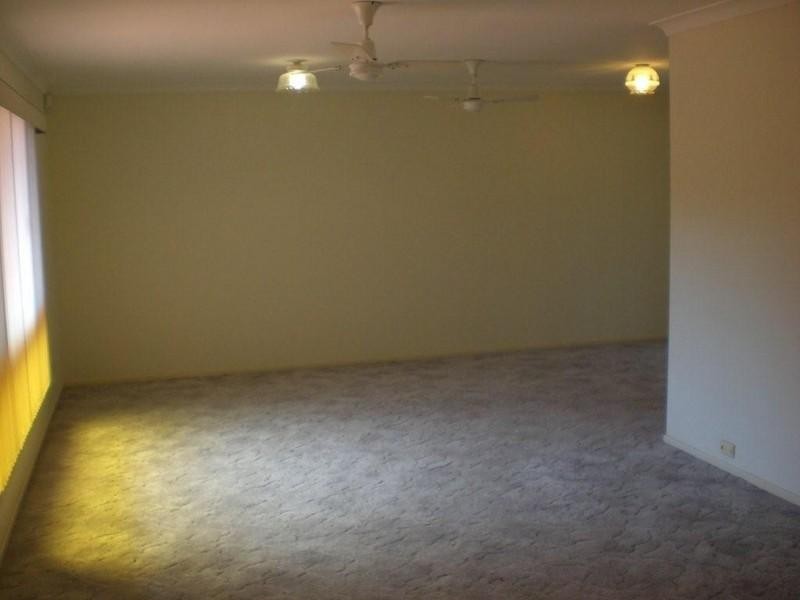 6 Jemalong Court, Springwood QLD 4127