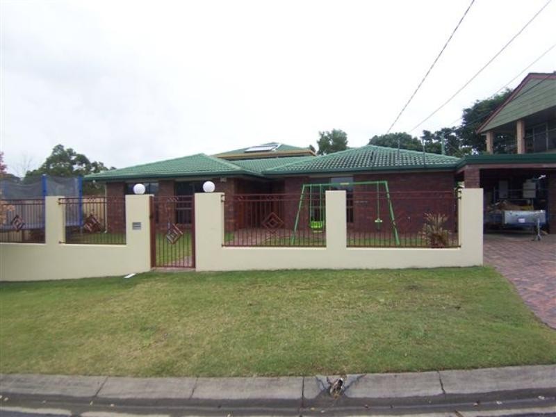 12 Edgehill Crescent, Springwood QLD 4127