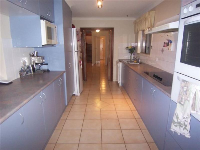 12 Edgehill Crescent, Springwood QLD 4127