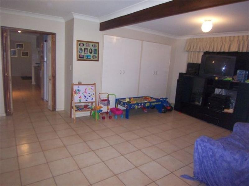 12 Edgehill Crescent, Springwood QLD 4127