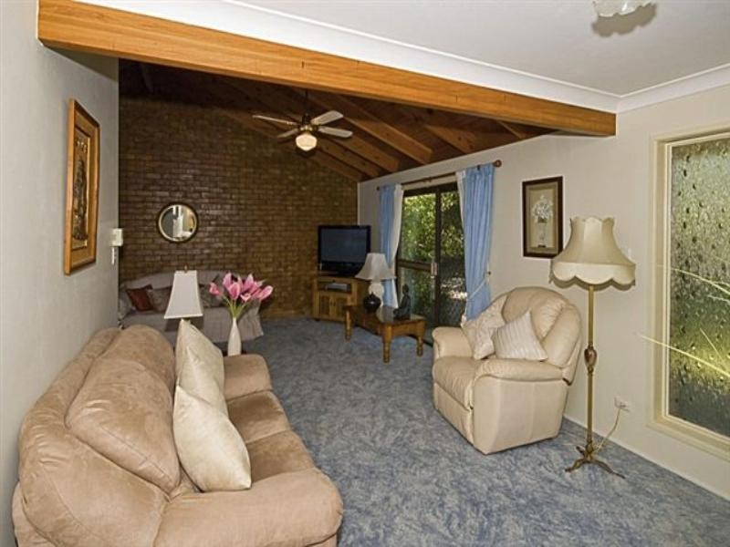 8 Jilbard Drive, Daisy Hill QLD 4127