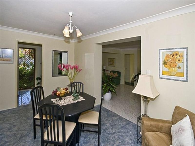 8 Jilbard Drive, Daisy Hill QLD 4127