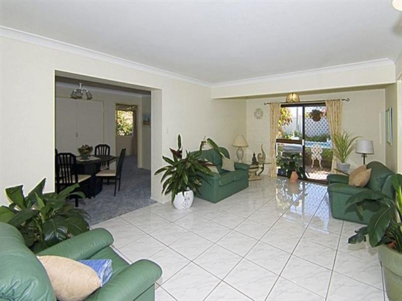 8 Jilbard Drive, Daisy Hill QLD 4127