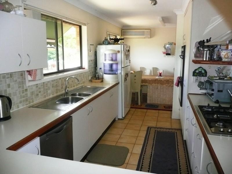 22 Rholanda Crescent, Springwood QLD 4127