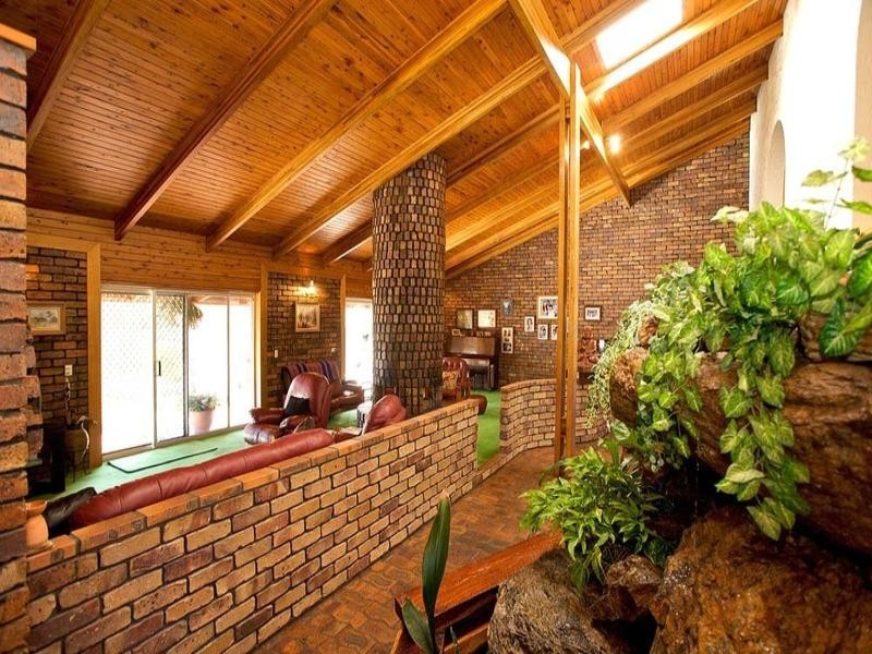 2 Jocelyn Grove, Springwood QLD 4127