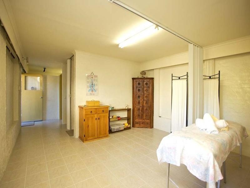 2 Jocelyn Grove, Springwood QLD 4127