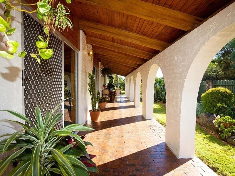 2 Jocelyn Grove, Springwood QLD 4127