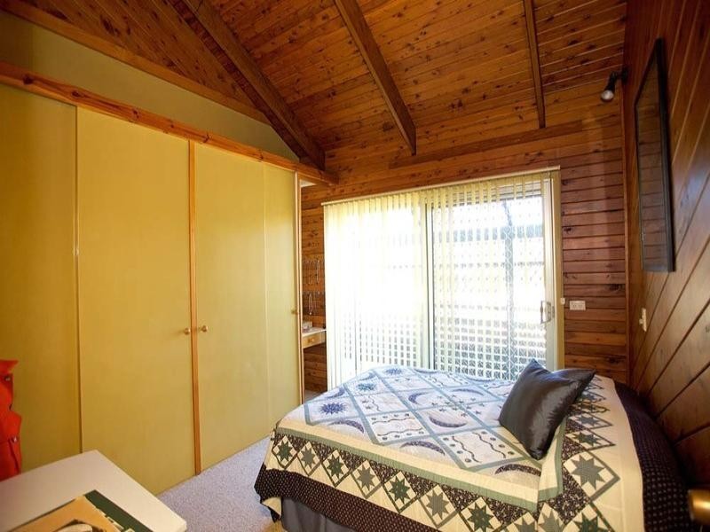 2 Jocelyn Grove, Springwood QLD 4127