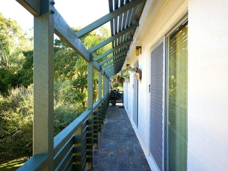 2 Jocelyn Grove, Springwood QLD 4127