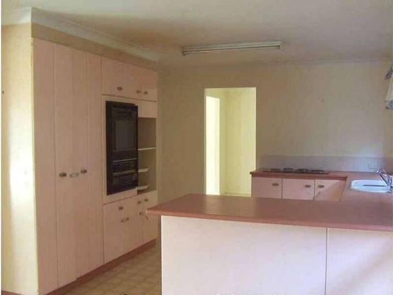 203 Springwood Road, Springwood QLD 4127