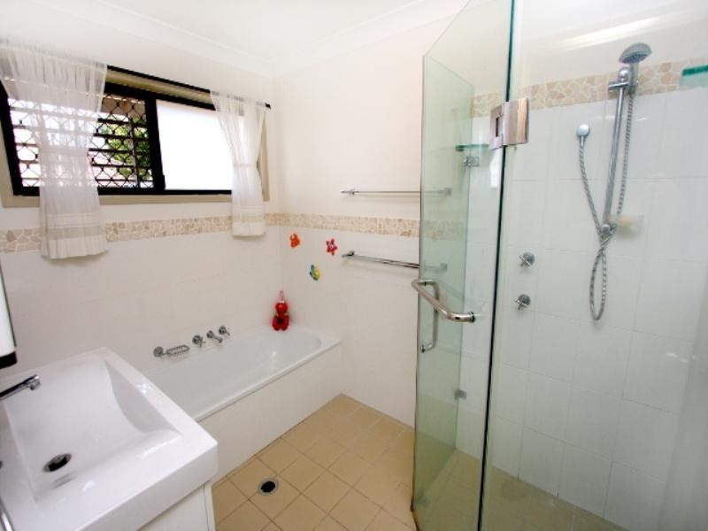 62 Jilbard Drive, Springwood QLD 4127