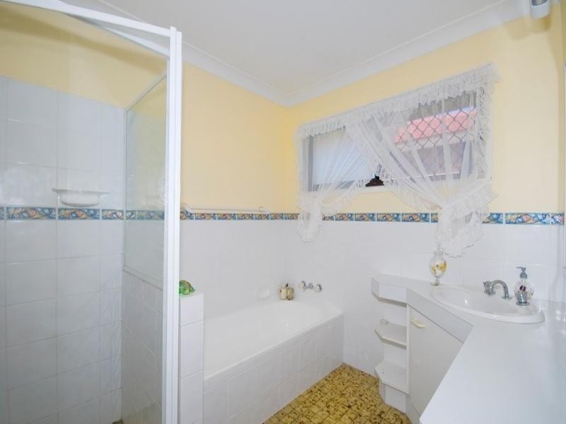 2 Ikara Drive, Springwood QLD 4127