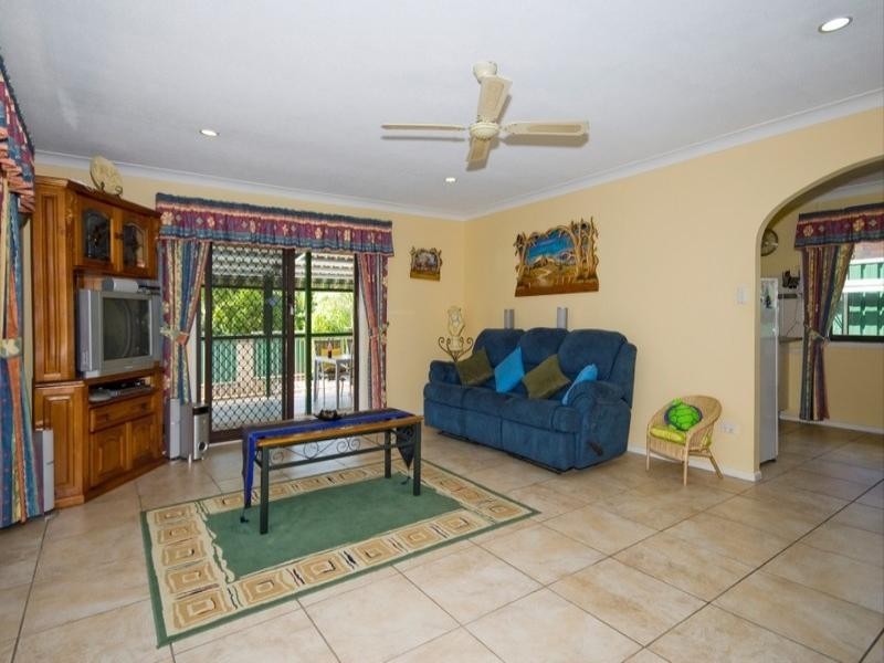 2 Ikara Drive, Springwood QLD 4127