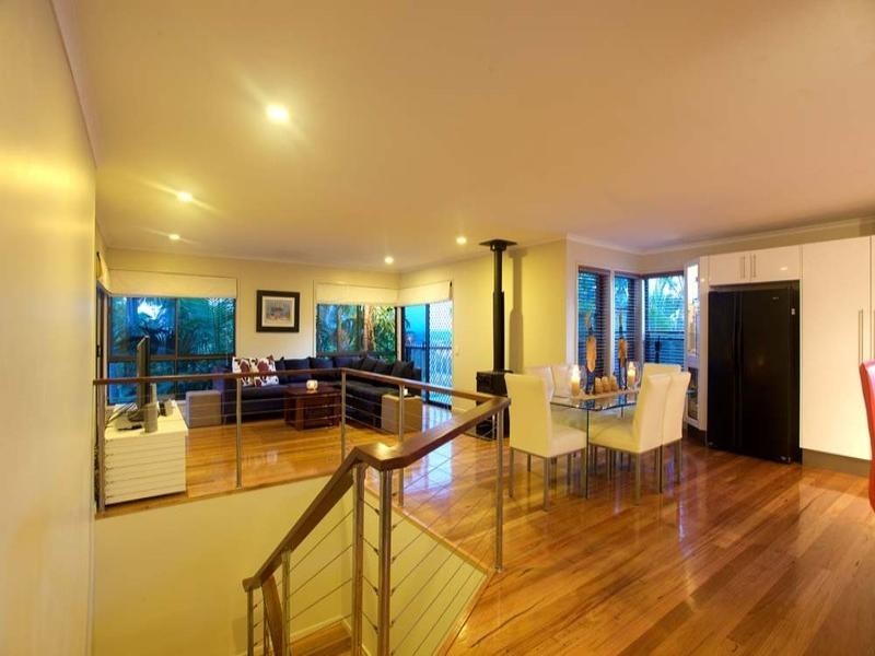 11 Cynthia Crescent, Springwood QLD 4127