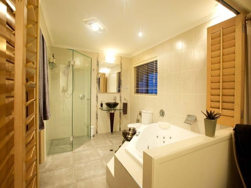 11 Cynthia Crescent, Springwood QLD 4127