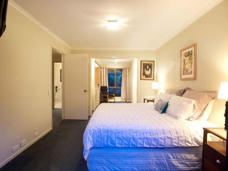11 Cynthia Crescent, Springwood QLD 4127