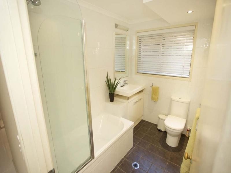 11 Cynthia Crescent, Springwood QLD 4127