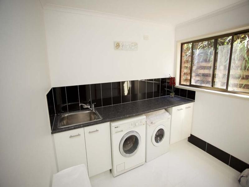 11 Cynthia Crescent, Springwood QLD 4127