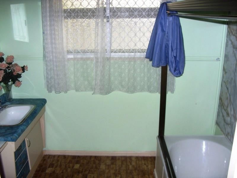 124 Railway Parade, Woodridge QLD 4114