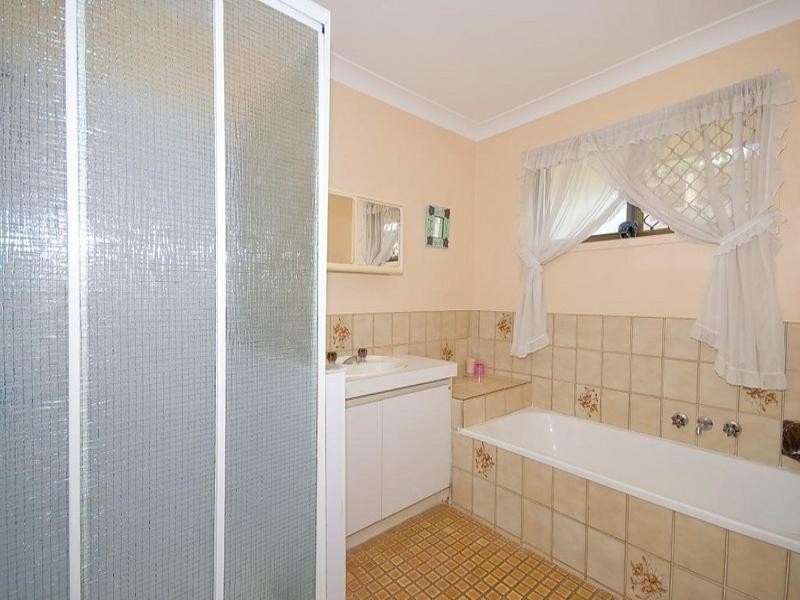 28 Jilbard Drive, Springwood QLD 4127