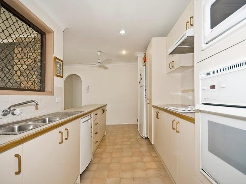 28 Jilbard Drive, Springwood QLD 4127