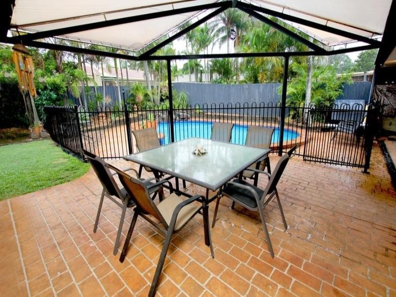 68 Brentwood Drive, Daisy Hill QLD 4127