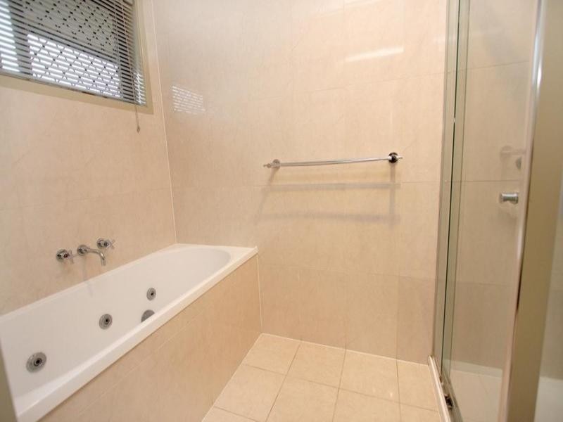 68 Brentwood Drive, Daisy Hill QLD 4127