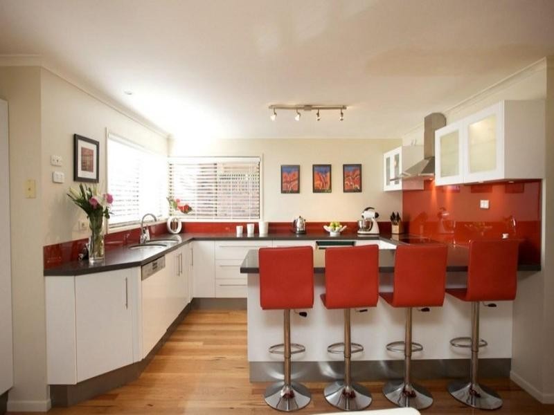 11 Cynthia Crescent, Springwood QLD 4127