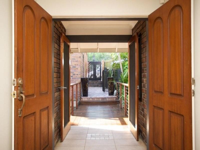 11 Cynthia Crescent, Springwood QLD 4127