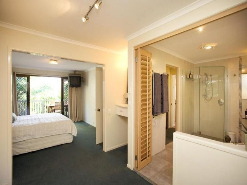 11 Cynthia Crescent, Springwood QLD 4127