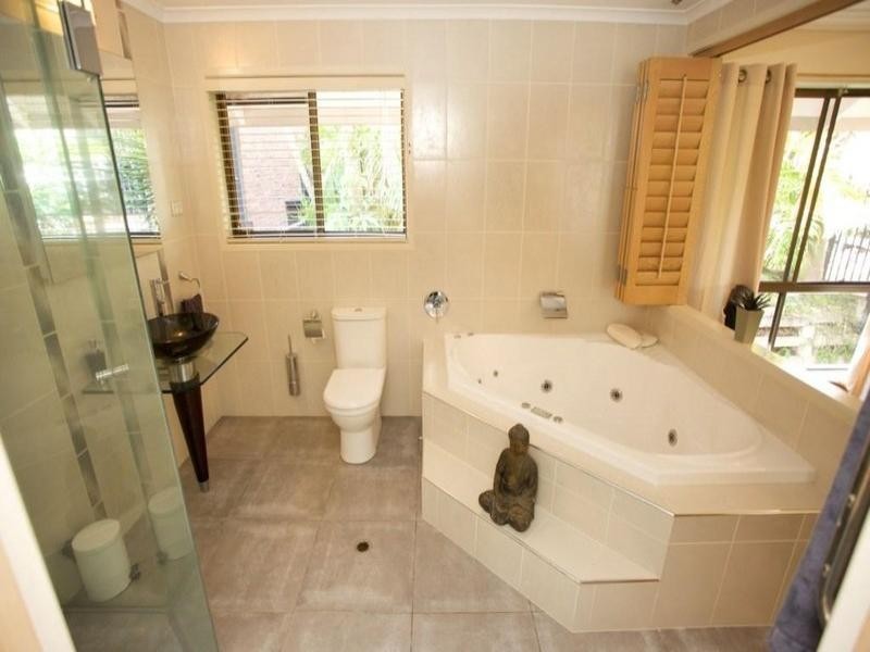 11 Cynthia Crescent, Springwood QLD 4127