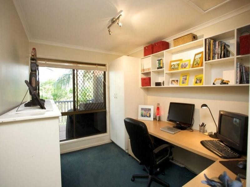 11 Cynthia Crescent, Springwood QLD 4127