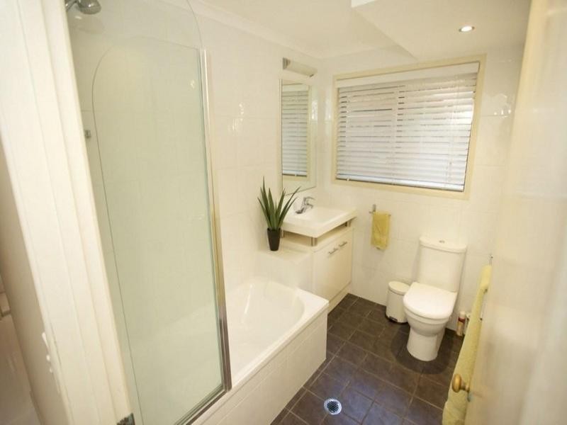 11 Cynthia Crescent, Springwood QLD 4127