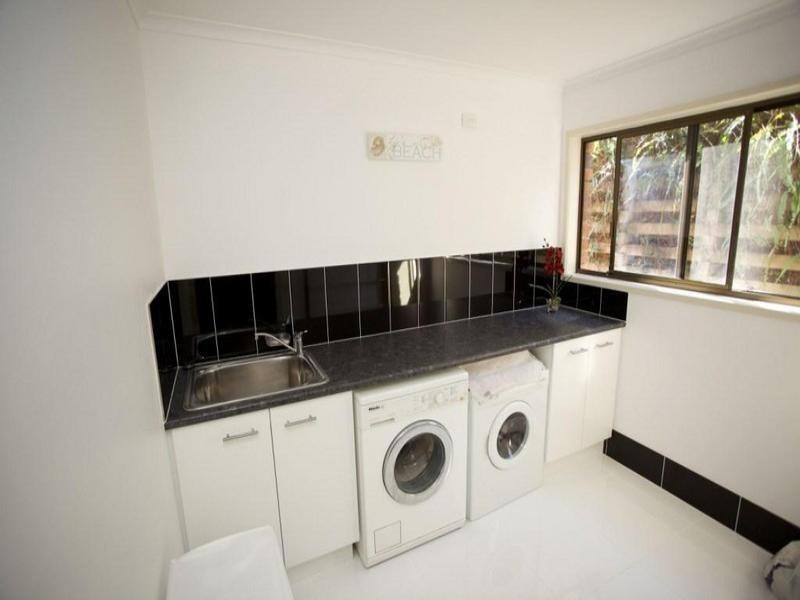 11 Cynthia Crescent, Springwood QLD 4127