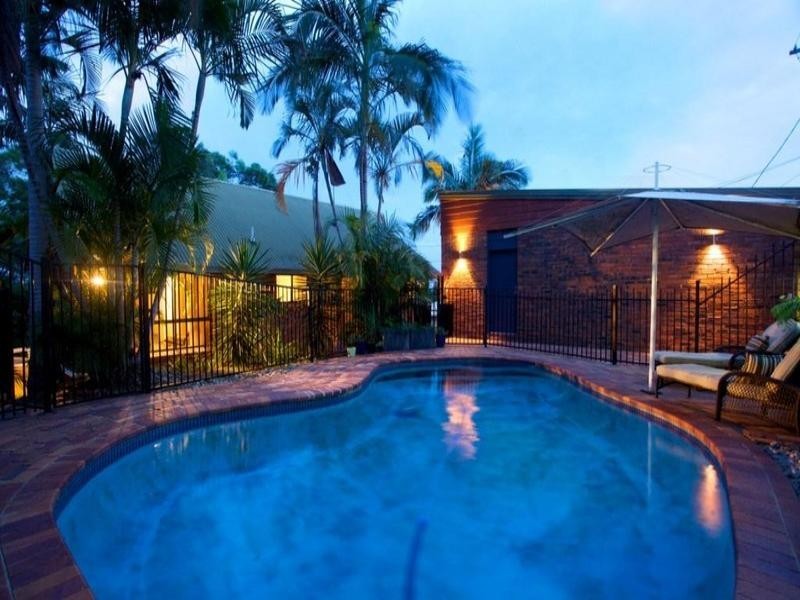 11 Cynthia Crescent, Springwood QLD 4127