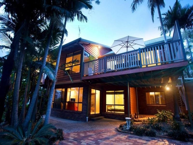 11 Cynthia Crescent, Springwood QLD 4127