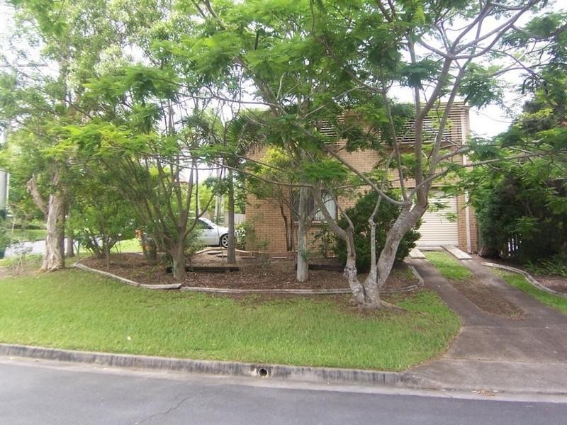 1 Elwyn Court, Springwood QLD 4127