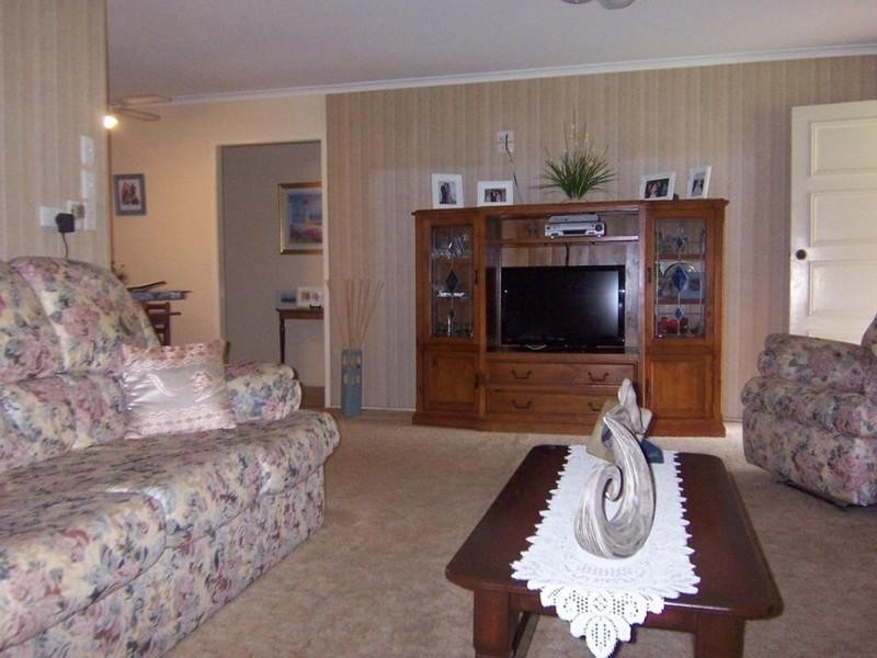 5 Rholanda Crescent, Springwood QLD 4127