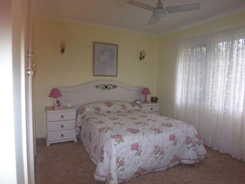 5 Rholanda Crescent, Springwood QLD 4127