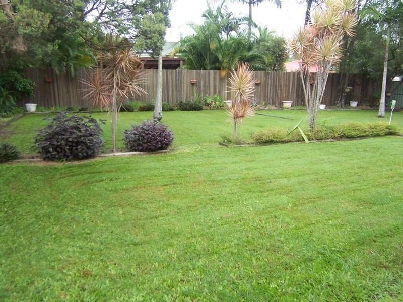 5 Rholanda Crescent, Springwood QLD 4127