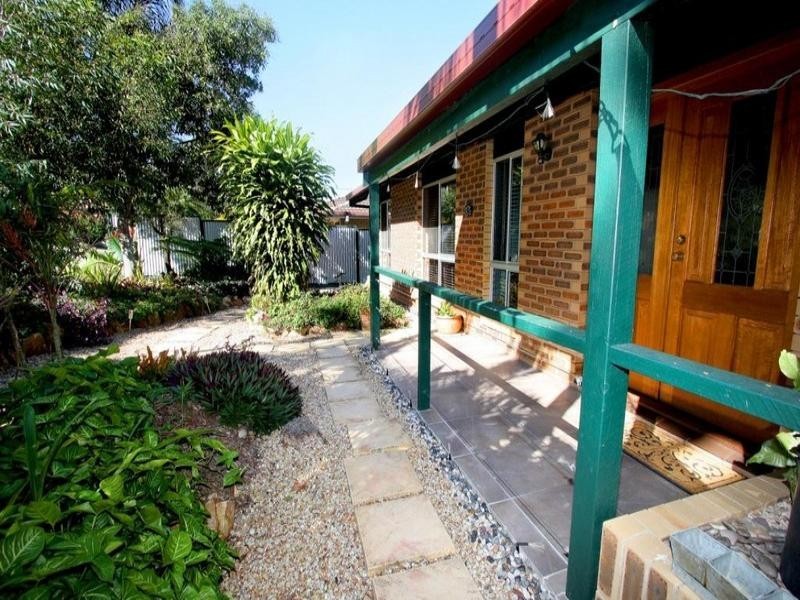 5 Deloraine Drive, Springwood QLD 4127