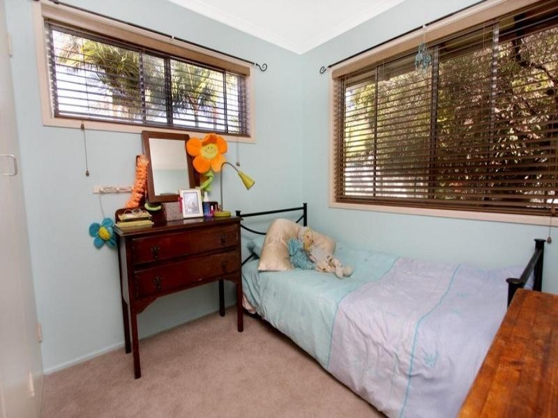5 Deloraine Drive, Springwood QLD 4127