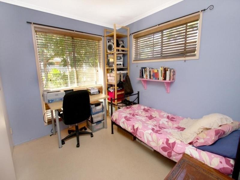5 Deloraine Drive, Springwood QLD 4127