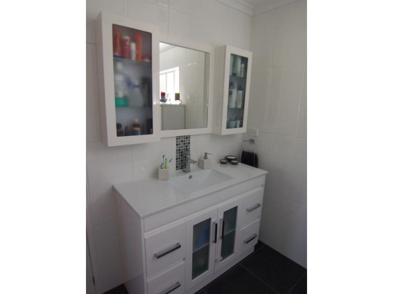 57 Lobelia Avenue, Daisy Hill QLD 4127